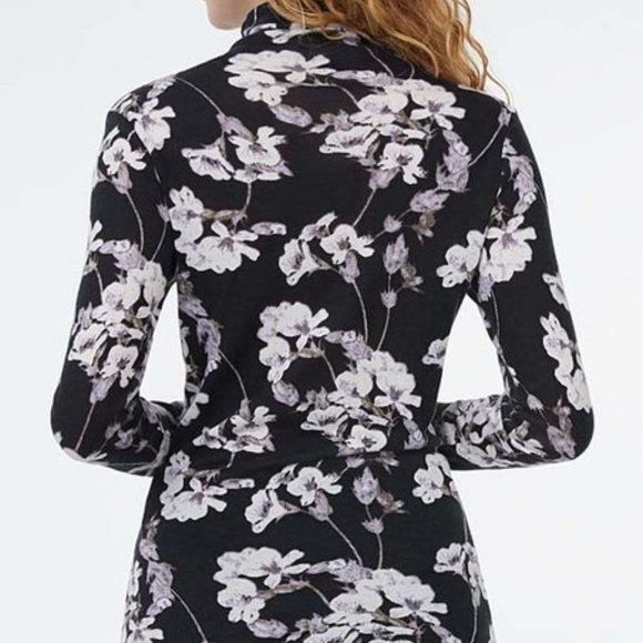 🌸Floral Lightweight Wool-Blend Turtleneck - Picture 2 of 9